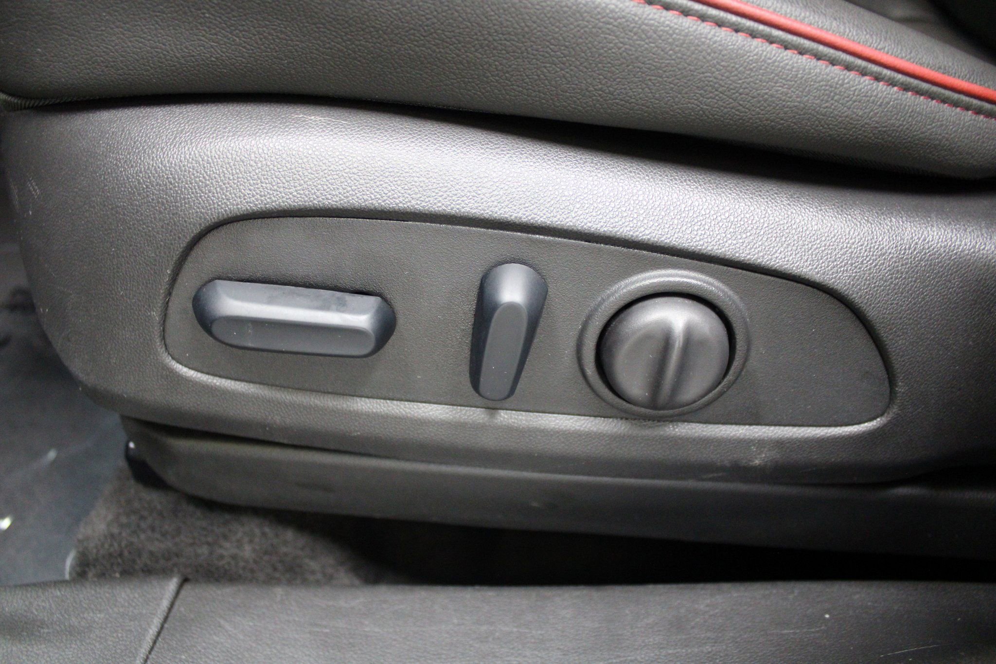 Used 2024 Chevrolet TrailBlazer RS image 14