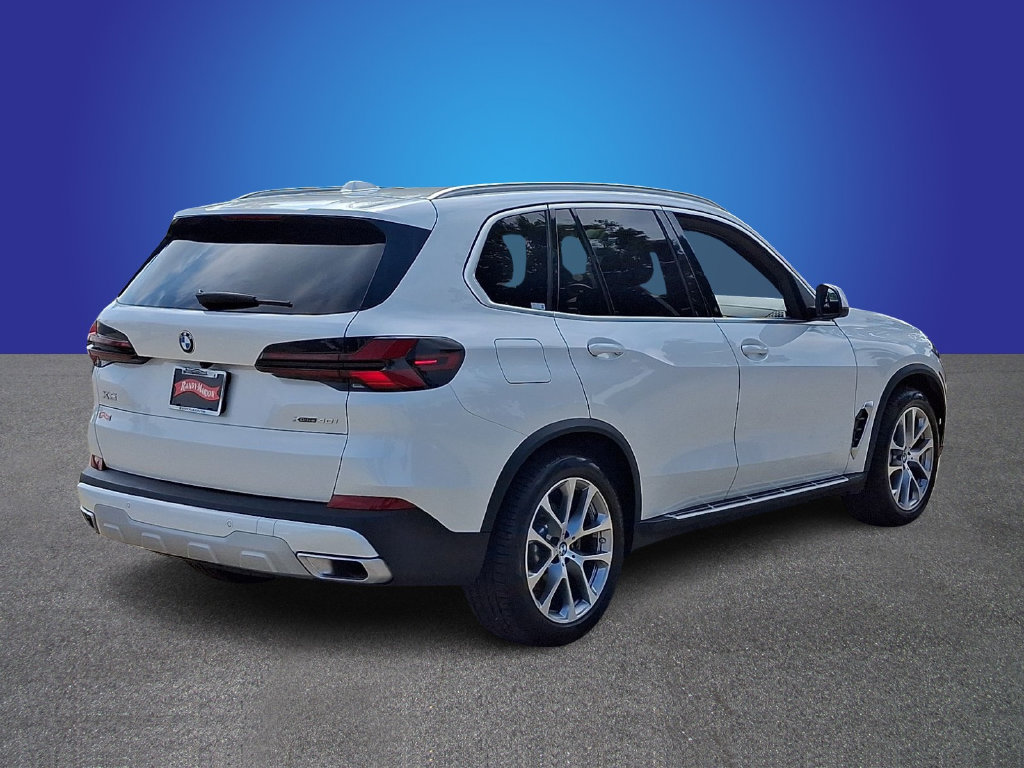 Used 2025 BMW X5 xDrive40i AWD/4WD image 4
