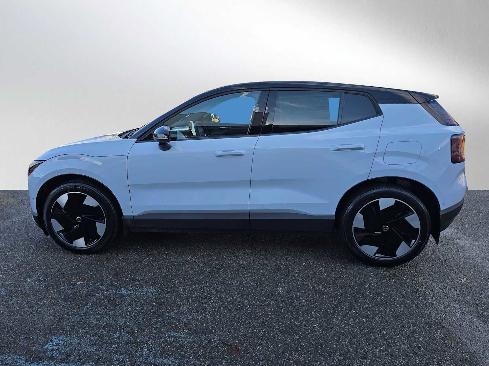 New 2026 Volvo EX30 Plus w/ Protection Package Premier AWD/4WD image 6