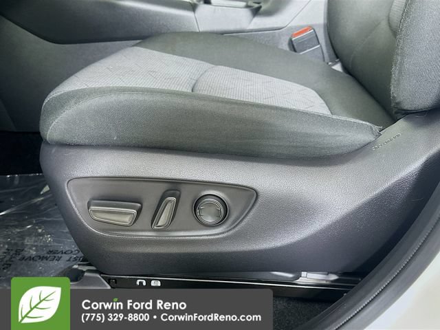 Used 2024 Toyota RAV4 XLE AWD/4WD image 22