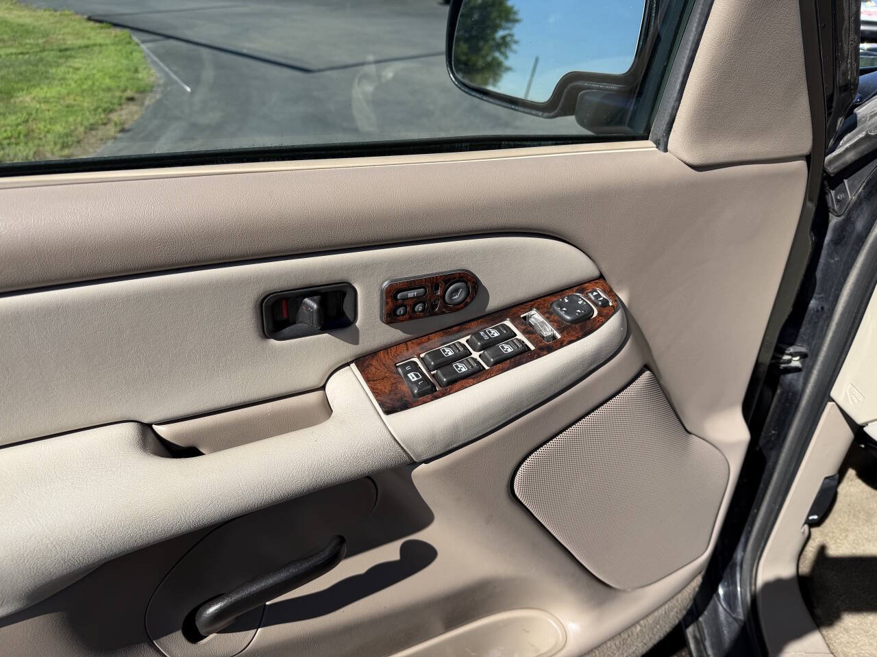 Used 2001 GMC Yukon XL SLT AWD/4WD image 14