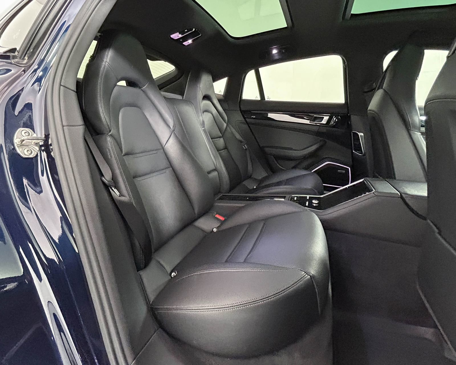 Certified 2021 Porsche Panamera 4 image 26