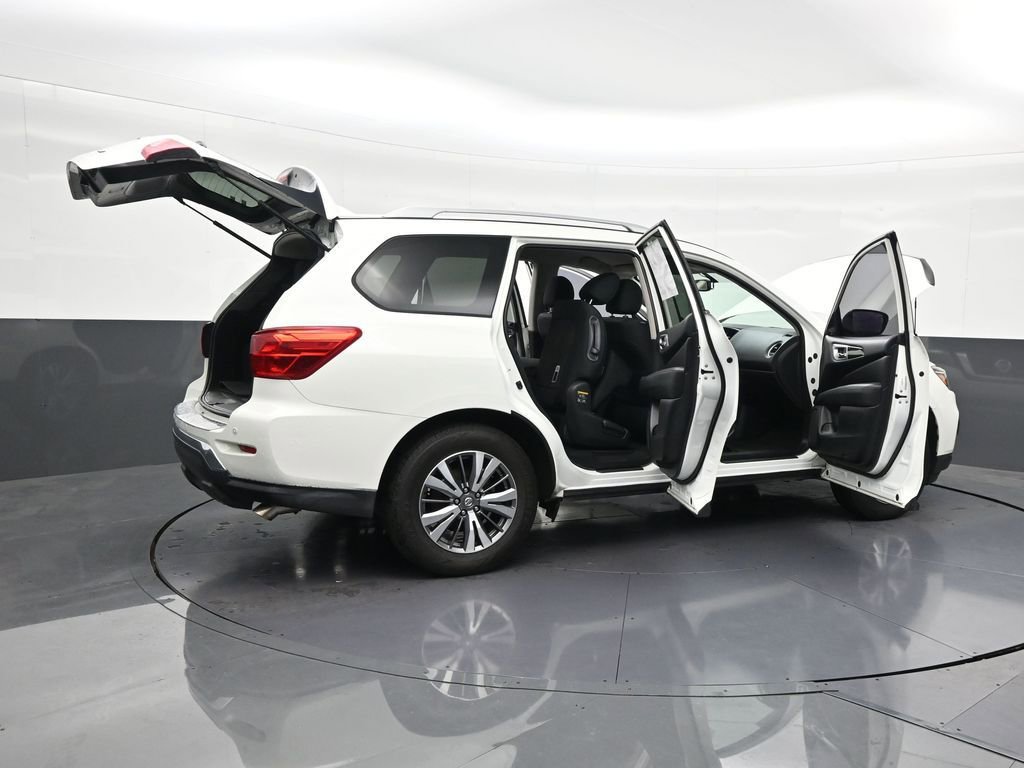 Used 2020 Nissan Pathfinder SV image 31