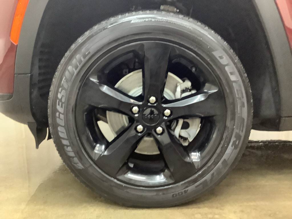 Used 2023 Jeep Grand Cherokee L Laredo AWD/4WD image 27