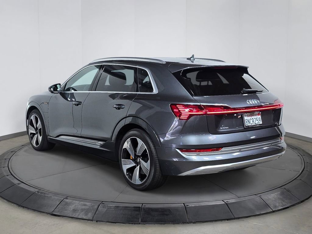 Used 2019 Audi e-tron Prestige w/ Prestige Package AWD/4WD image 3
