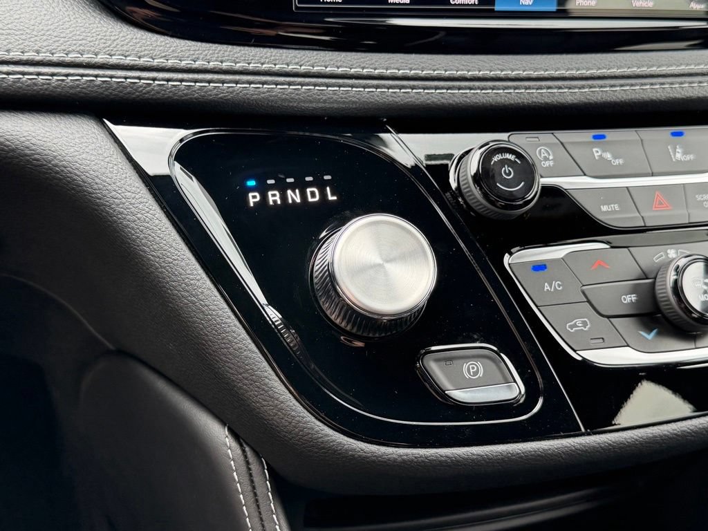New 2027 Chrysler Pacifica Limited FWD image 21