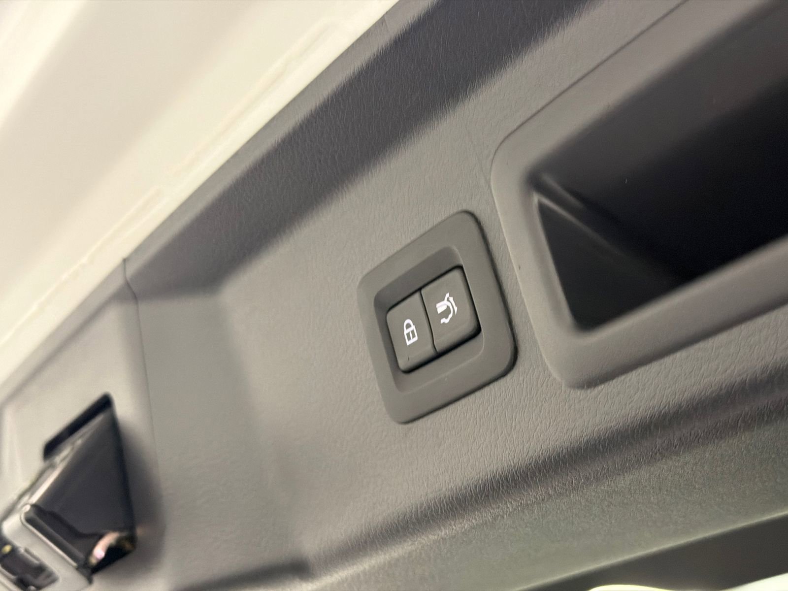 Certified 2025 MAZDA CX-30 AWD 2.5 S w/ Premium Package image 9