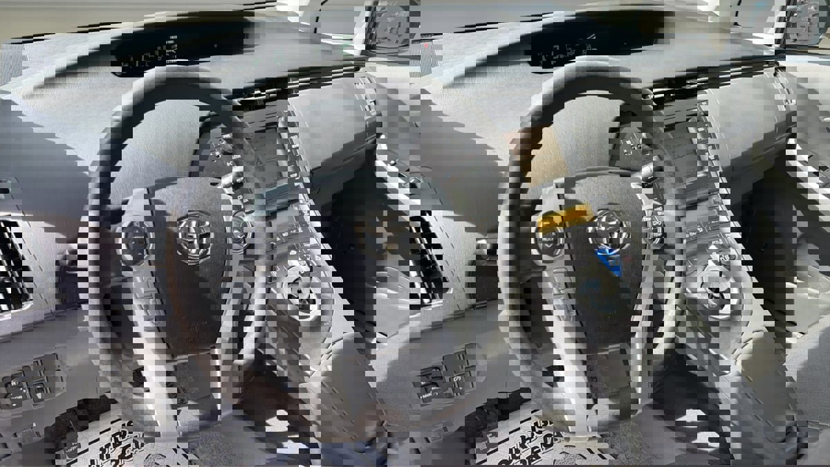 Used 2011 Toyota Prius Three w/ Navigation Pkg FWD image 12