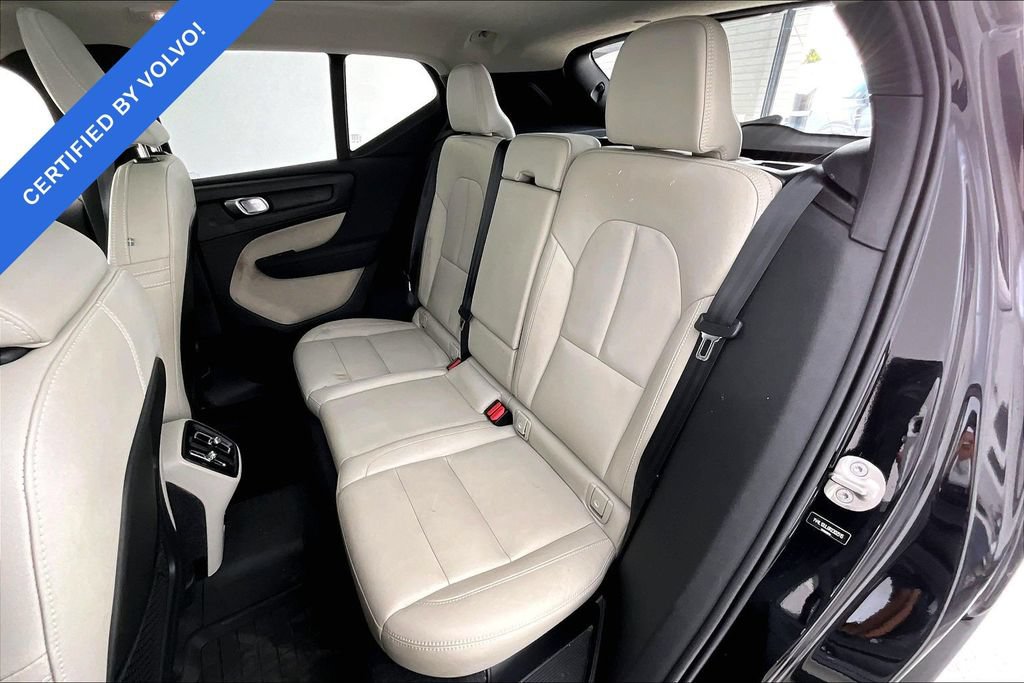 Certified 2024 Volvo XC40 B5 Plus w/ Protection Package Premier AWD/4WD image 31