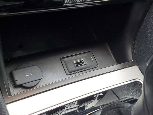 Used 2022 Volkswagen Passat 2.0T SE image 18