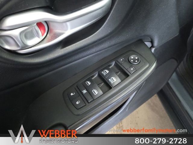 Used 2014 Jeep Cherokee Trailhawk w/ Cold Weather Group image 16