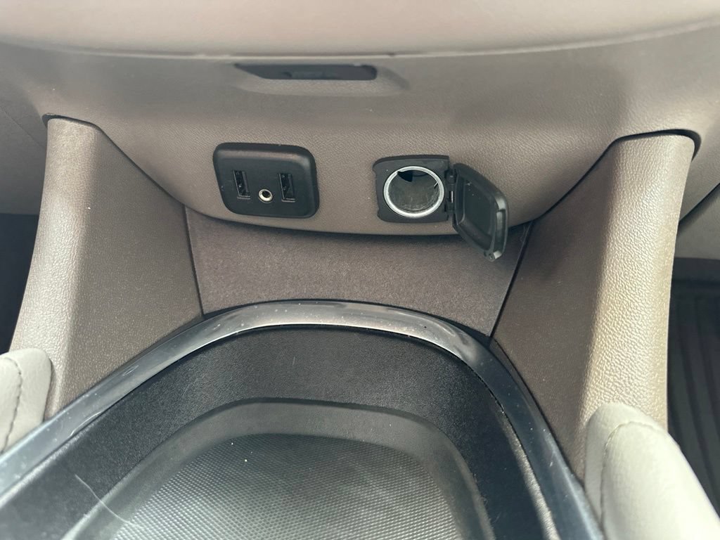 Certified 2017 Chevrolet Malibu LT w/ Leather Package FWD image 5