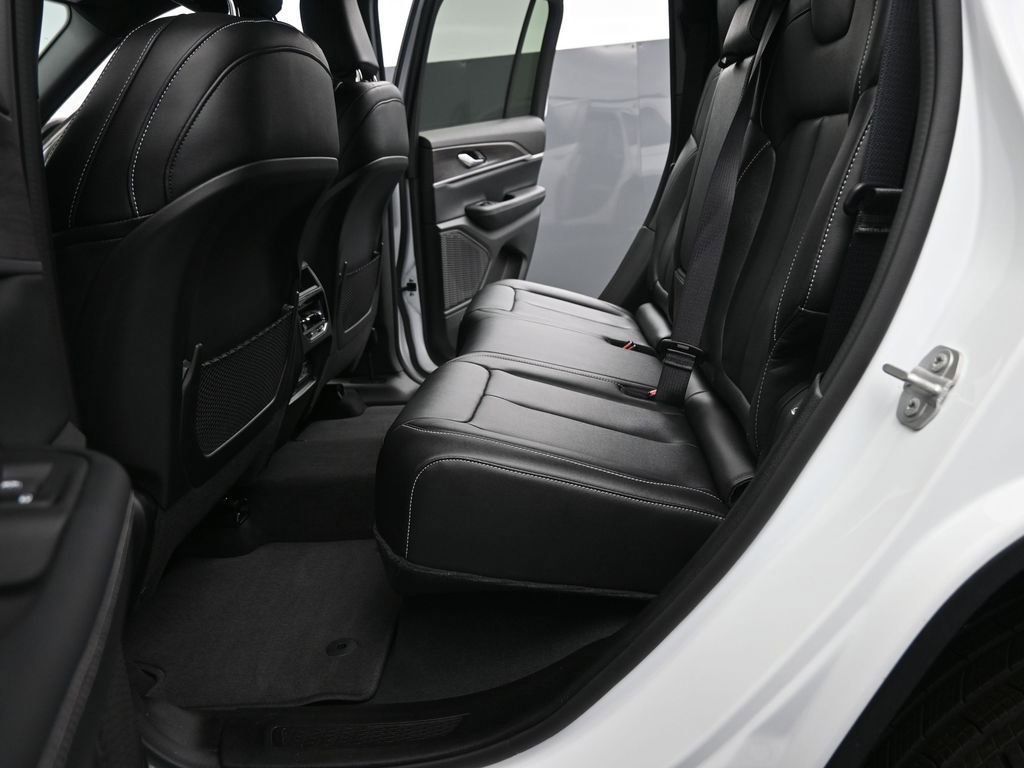 Used 2024 Jeep Grand Cherokee Limited image 13