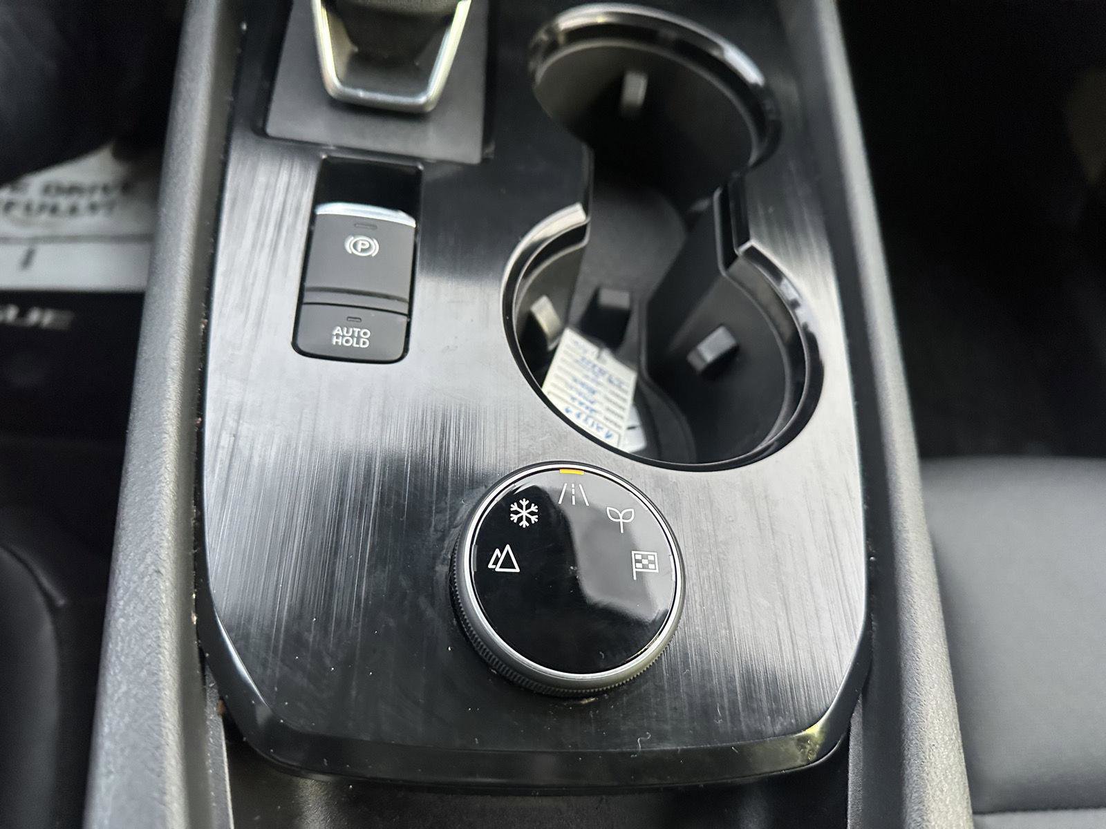 Used 2022 Nissan Rogue SV w/ SV Premium Package image 40