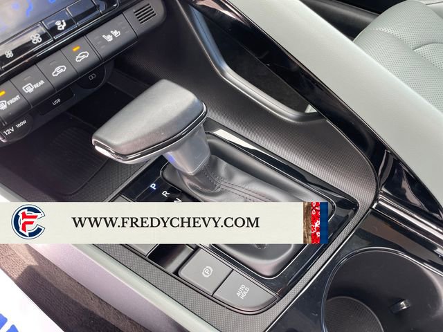 Used 2025 Hyundai Elantra Limited FWD image 24