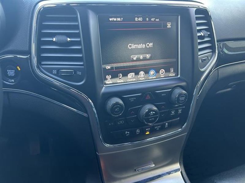 Used 2017 Jeep Grand Cherokee Trailhawk w/ Trailhawk Luxury Group AWD/4WD image 24