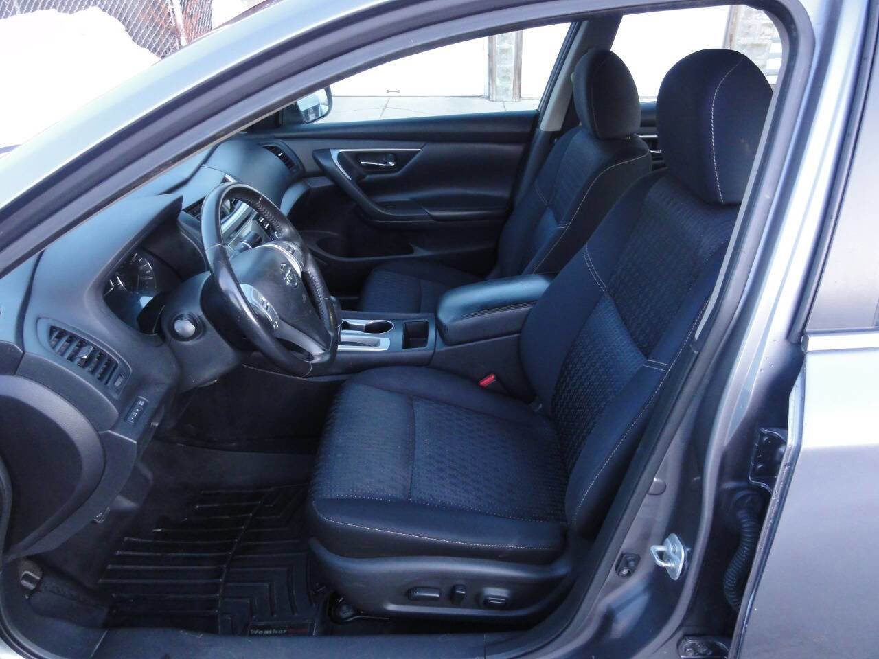 Used 2016 Nissan Altima 2.5 SV image 8