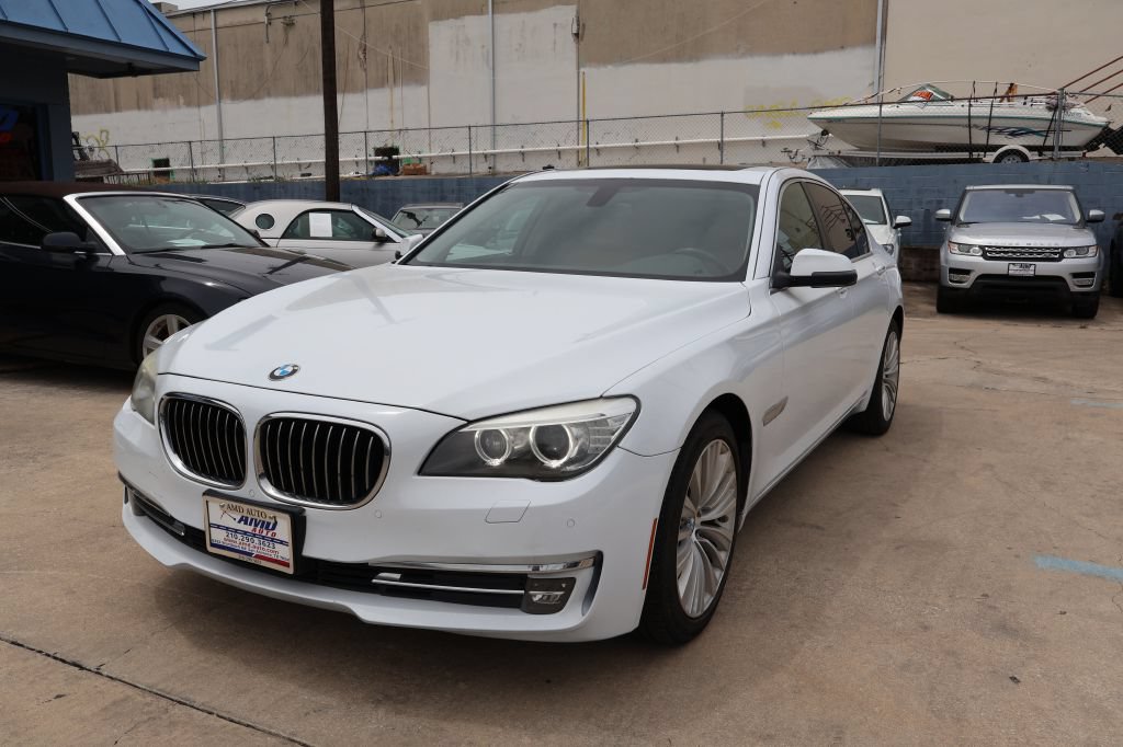 Used 2015 BMW 740i RWD image 3