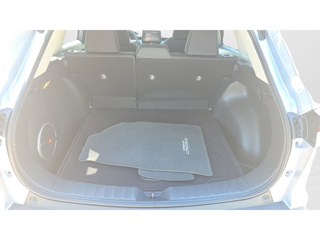Used 2022 Toyota Corolla Cross LE w/ Moonroof Package AWD/4WD image 9
