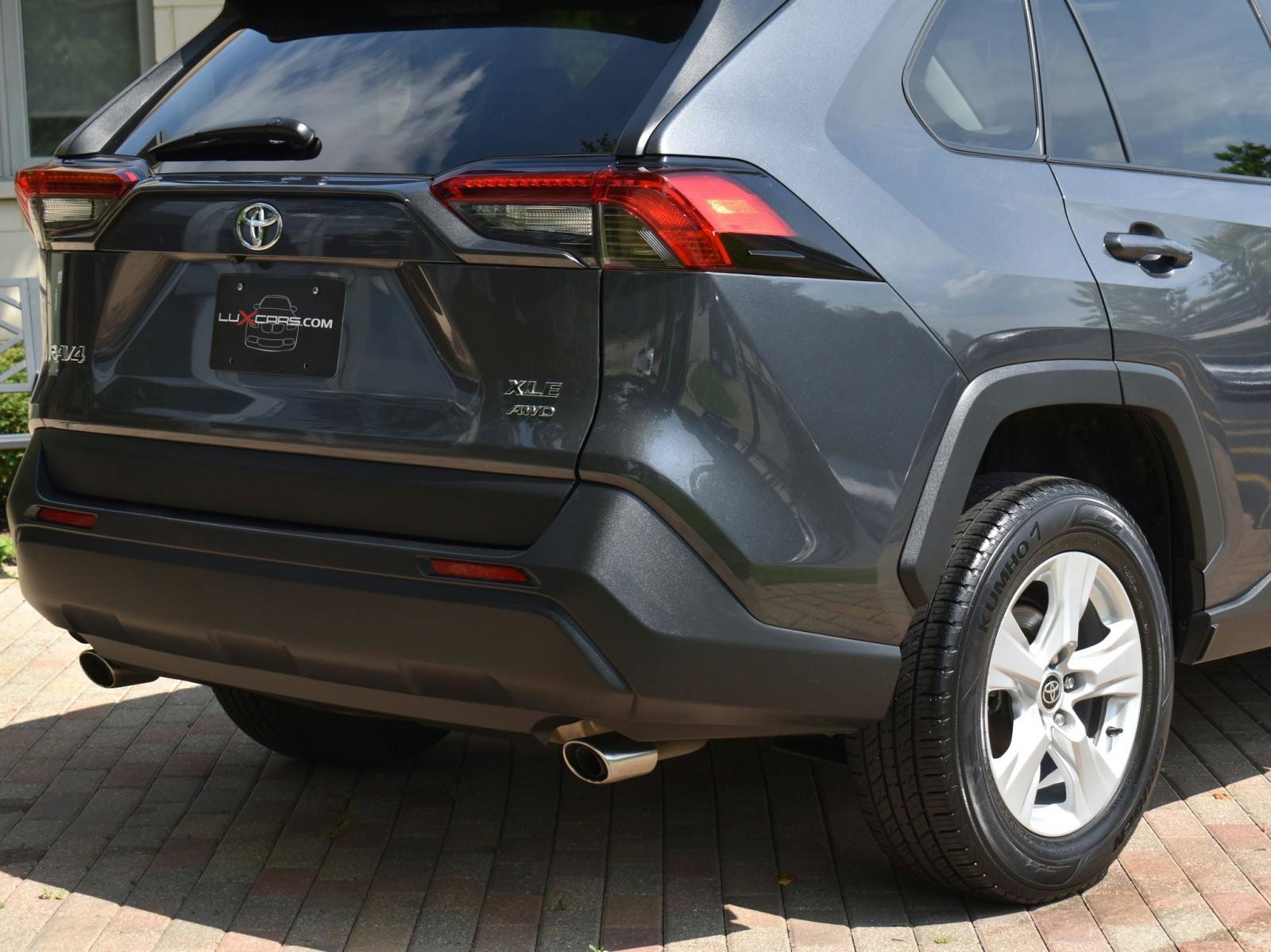 Used 2021 Toyota RAV4 XLE image 13