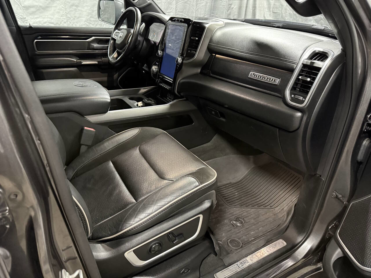 Used 2020 RAM 1500 Laramie w/ Sport Appearance Package image 12