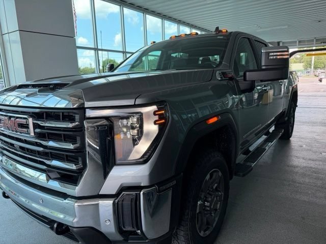 Used 2026 GMC Sierra 2500 SLT AWD/4WD image 3