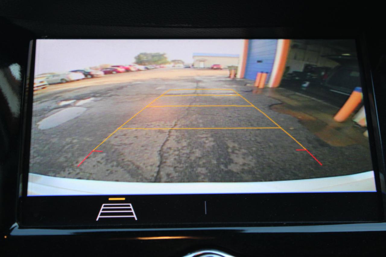 Used 2021 Chevrolet Trax LT w/ LT Convenience Package image 31