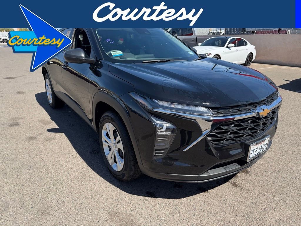 Used 2025 Chevrolet Trax LS