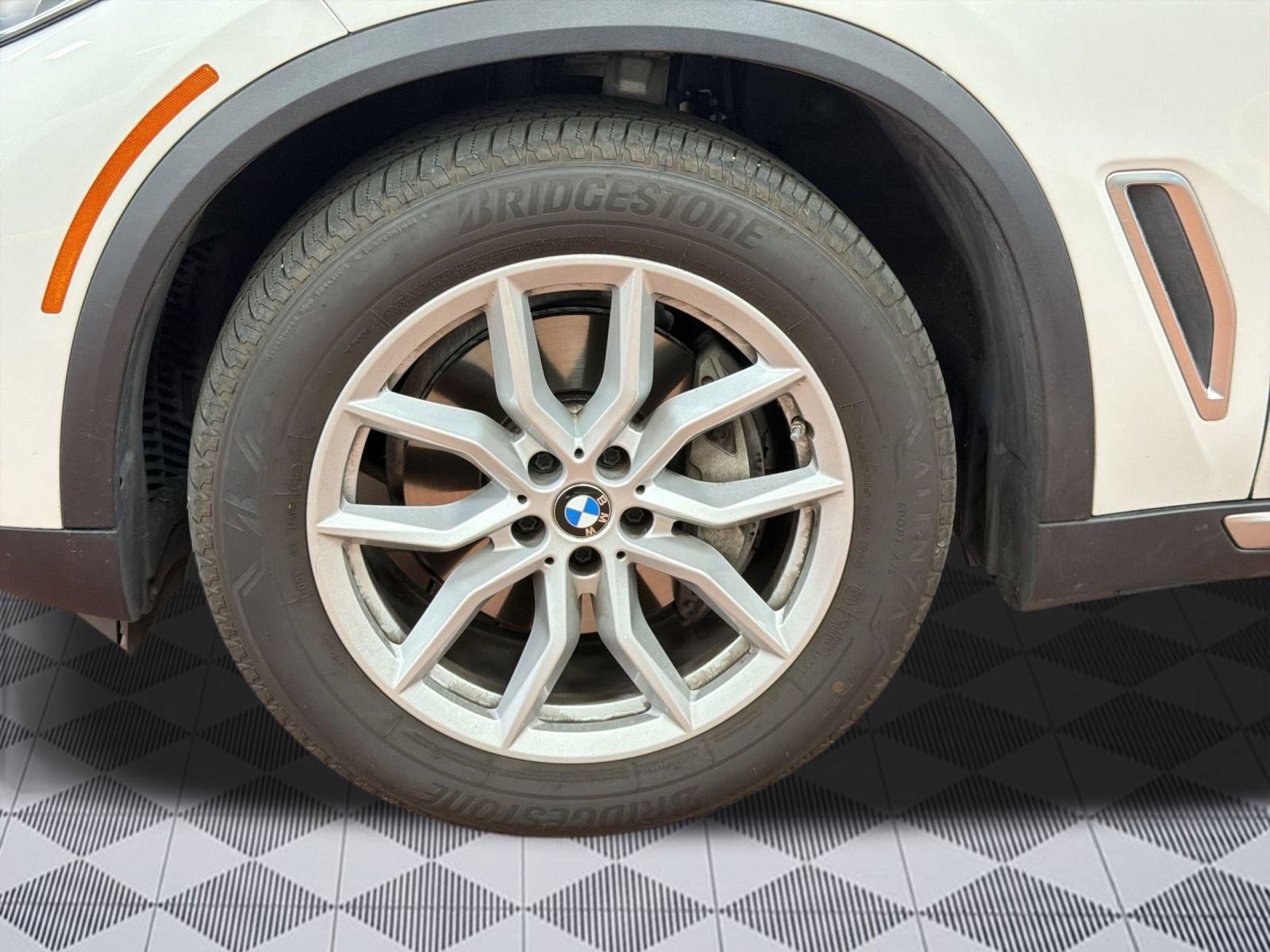 Used 2021 BMW X5 xDrive40i w/ Premium Package image 10