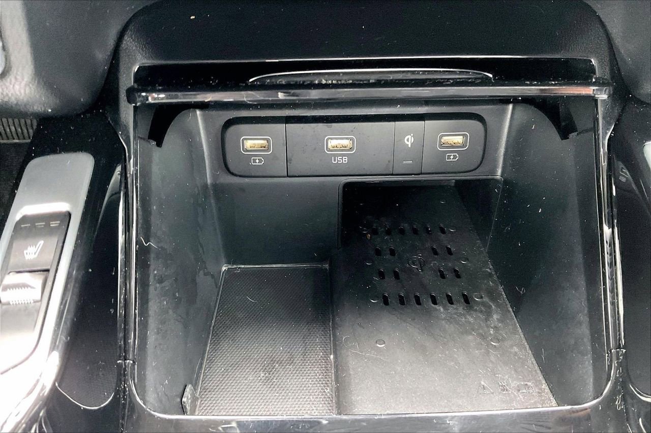 Used 2023 Kia Sorento SX image 19