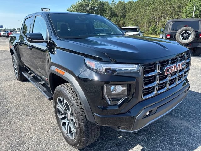 Used 2024 GMC Canyon AT4 w/ AT4 Premium Package AWD/4WD image 3