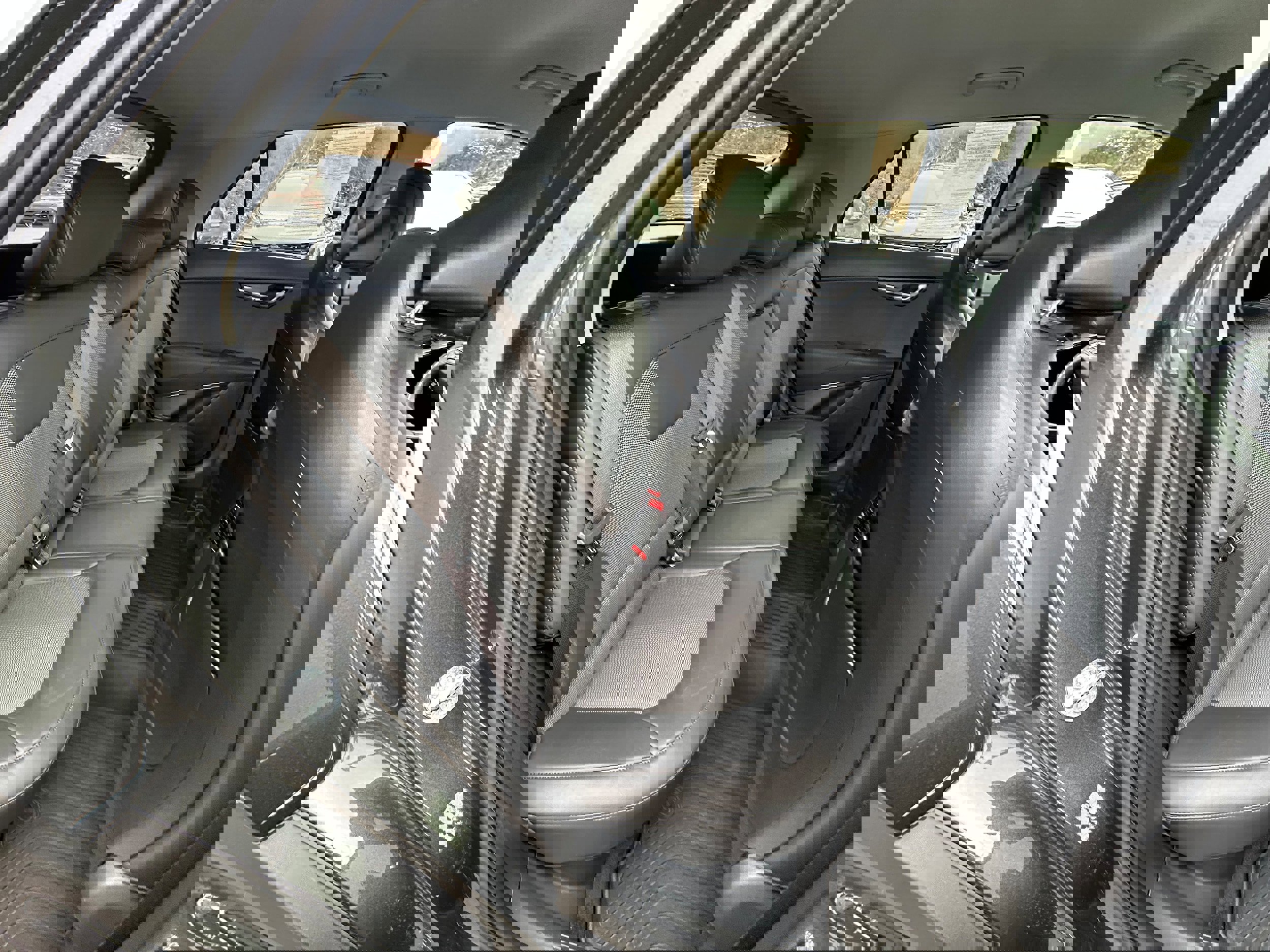 Used 2025 Kia Niro EX image 15