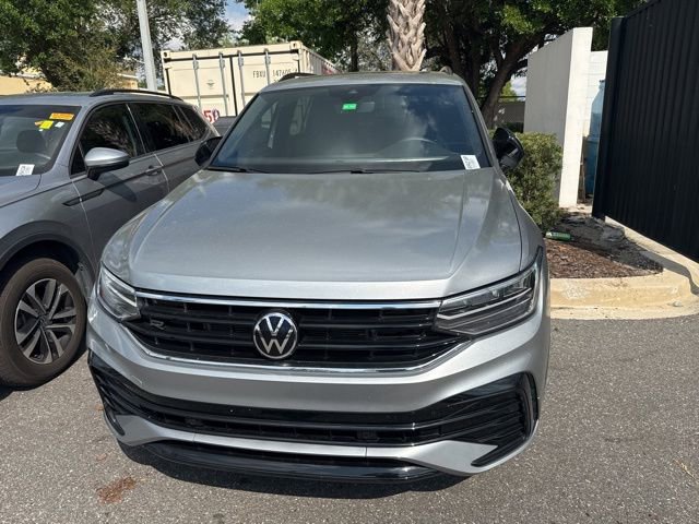 Used 2023 Volkswagen Tiguan SE R-Line image 22