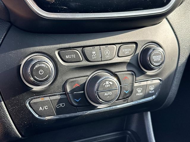 Used 2022 Jeep Cherokee Limited image 21