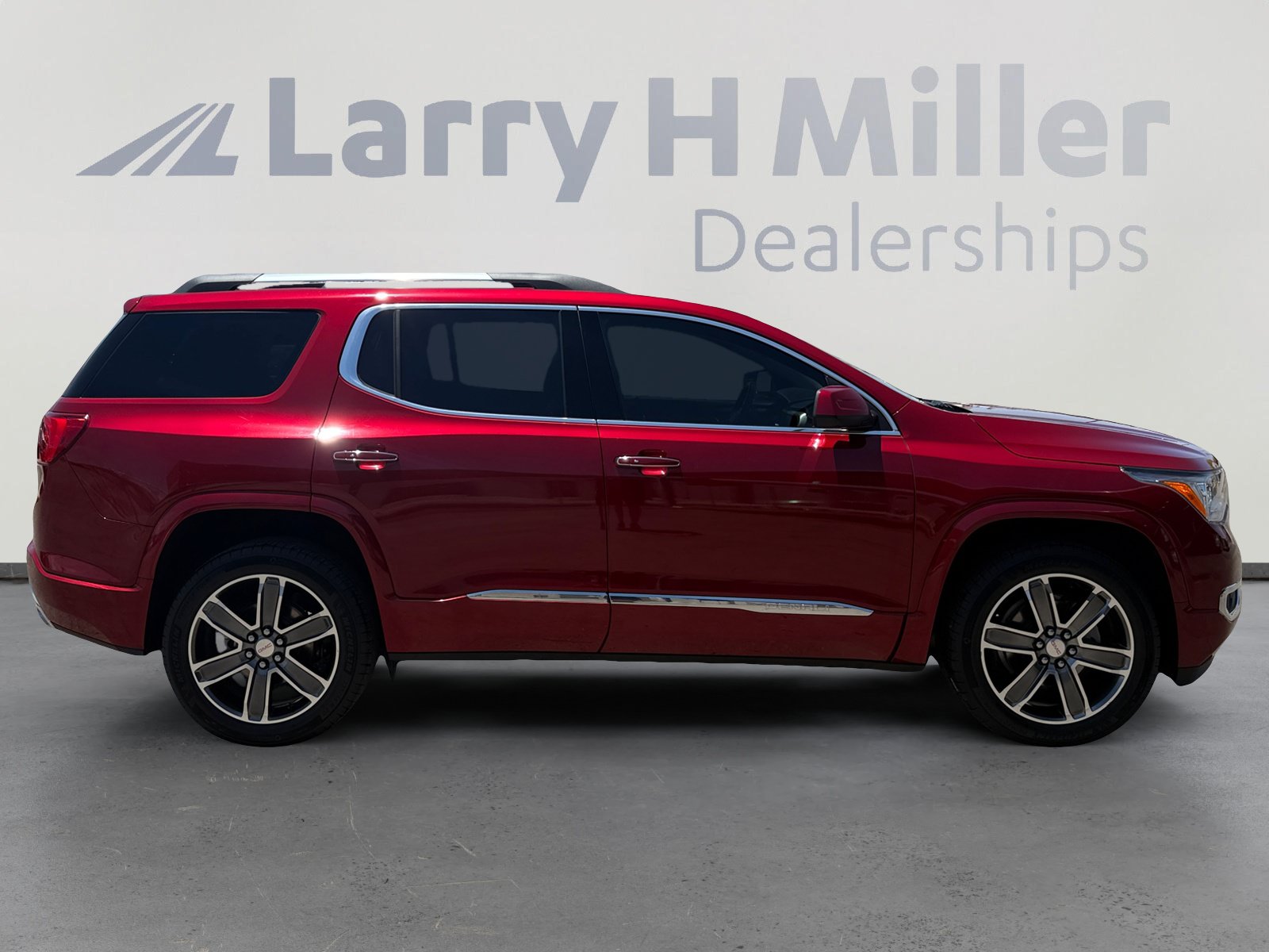 Used 2019 GMC Acadia Denali w/ Technology Package FWD image 6