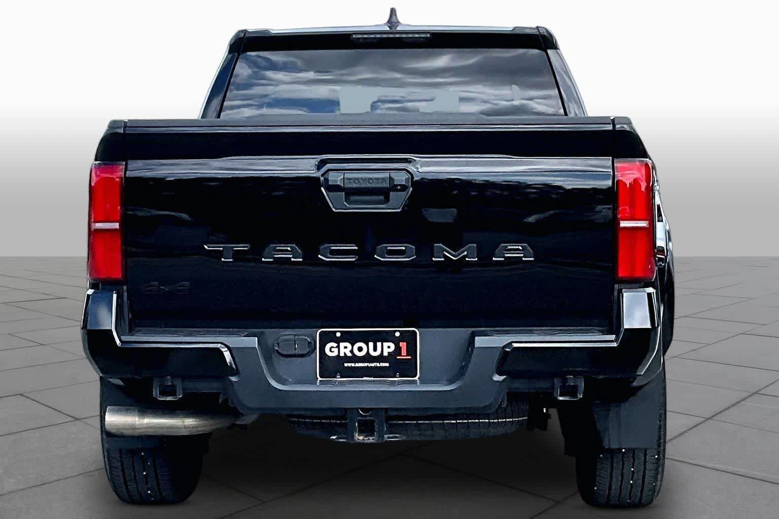 Used 2024 Toyota Tacoma TRD Sport AWD/4WD image 5