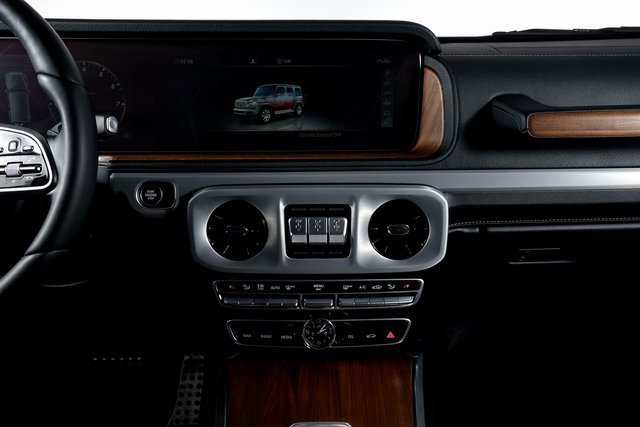 Used 2024 Mercedes-Benz G 550 image 35
