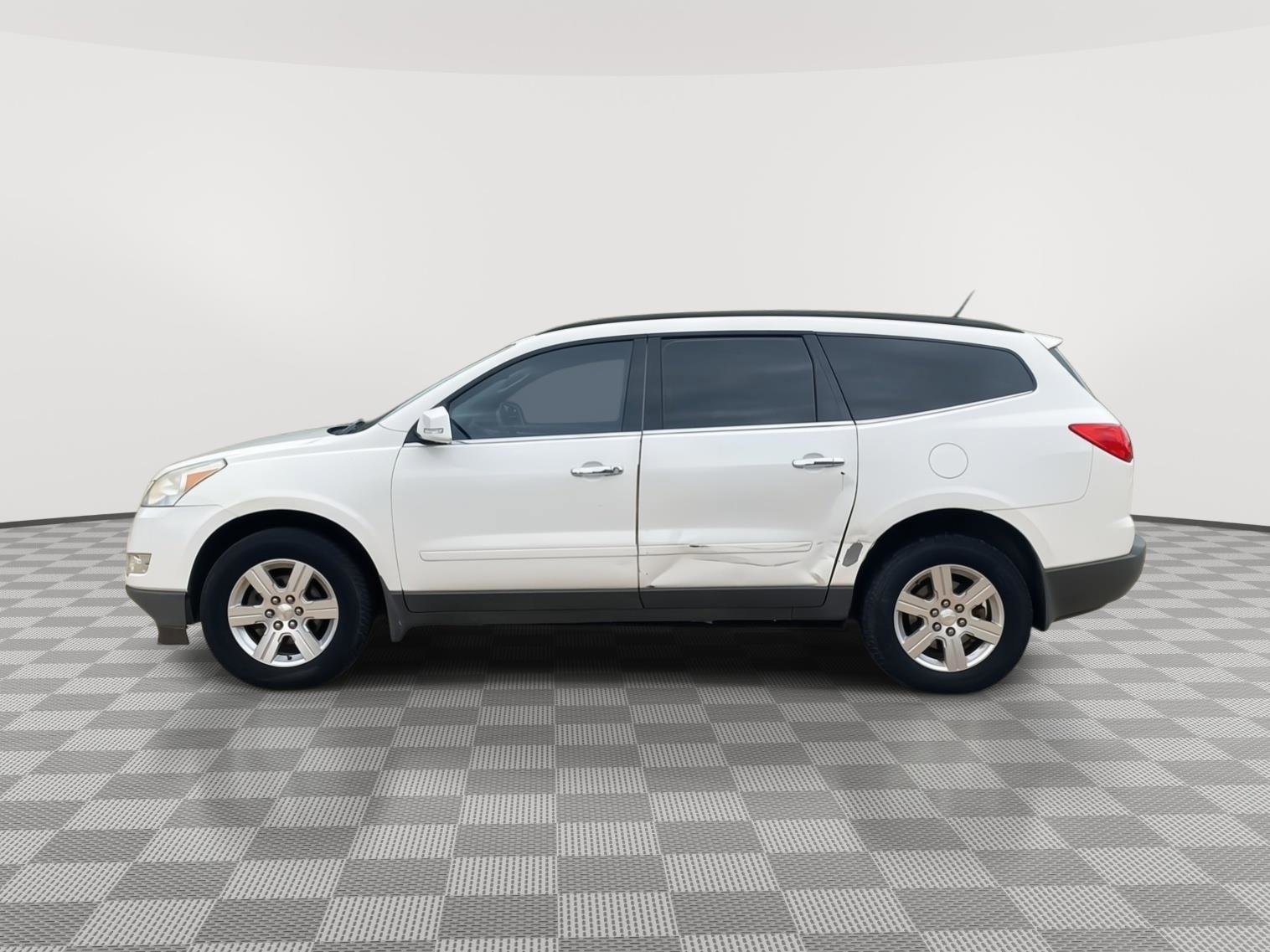 Used 2012 Chevrolet Traverse LT FWD image 8