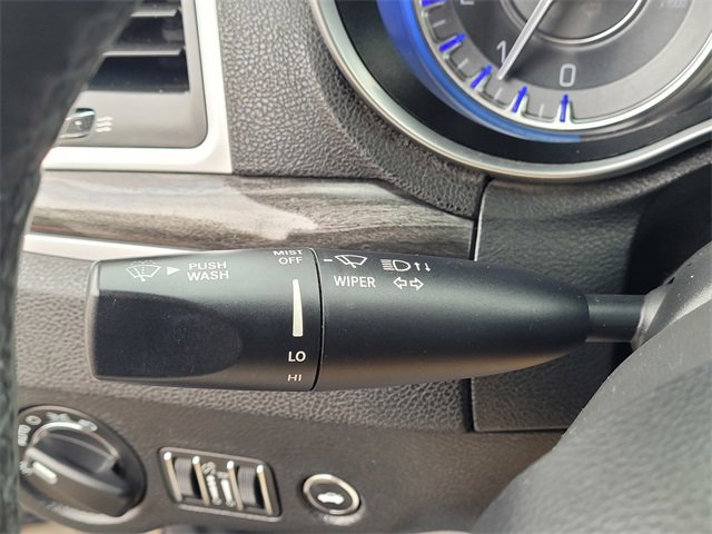 Used 2017 Chrysler 300 Limited image 16