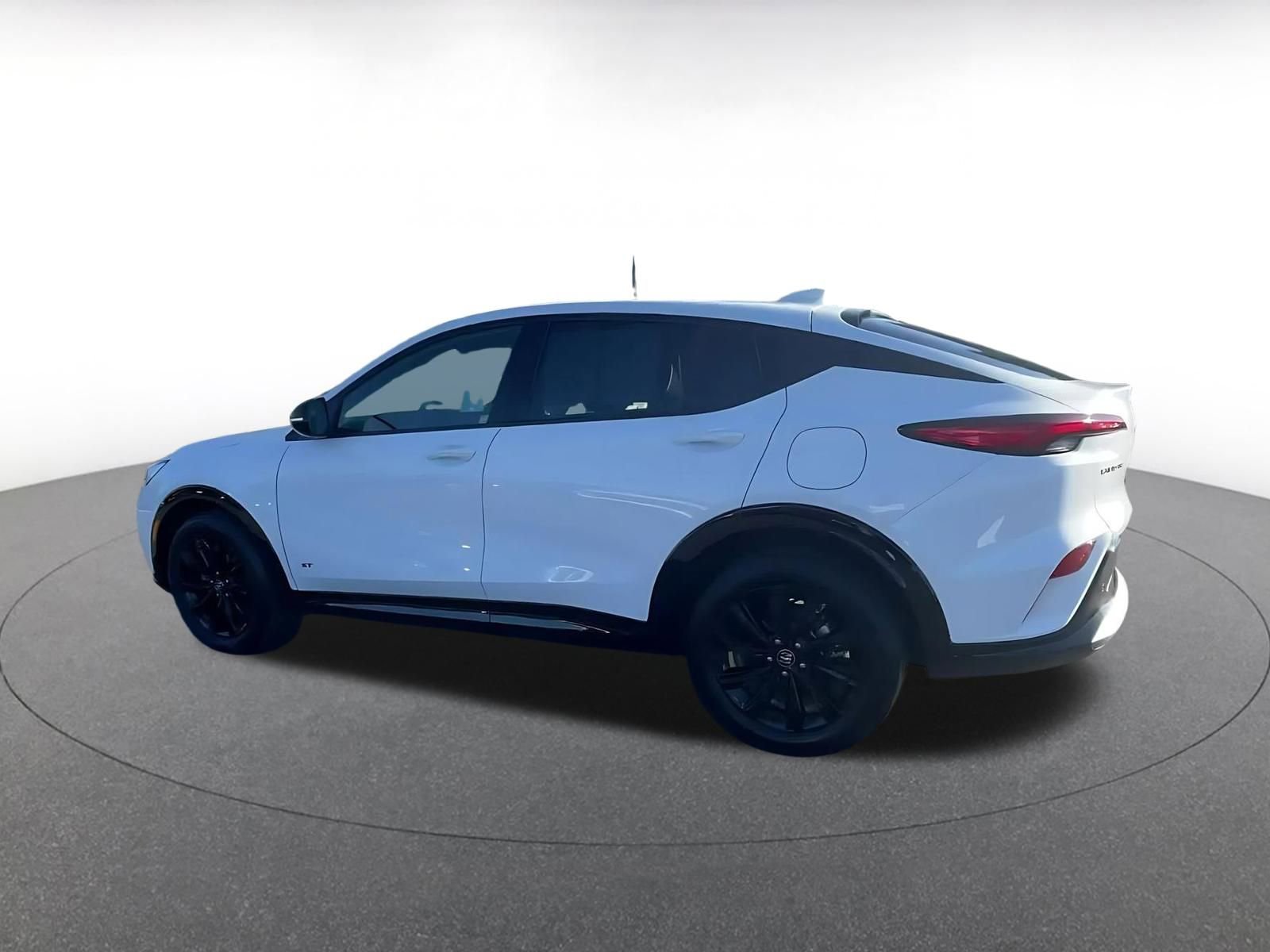 Used 2025 Buick Envista Sport Touring image 10