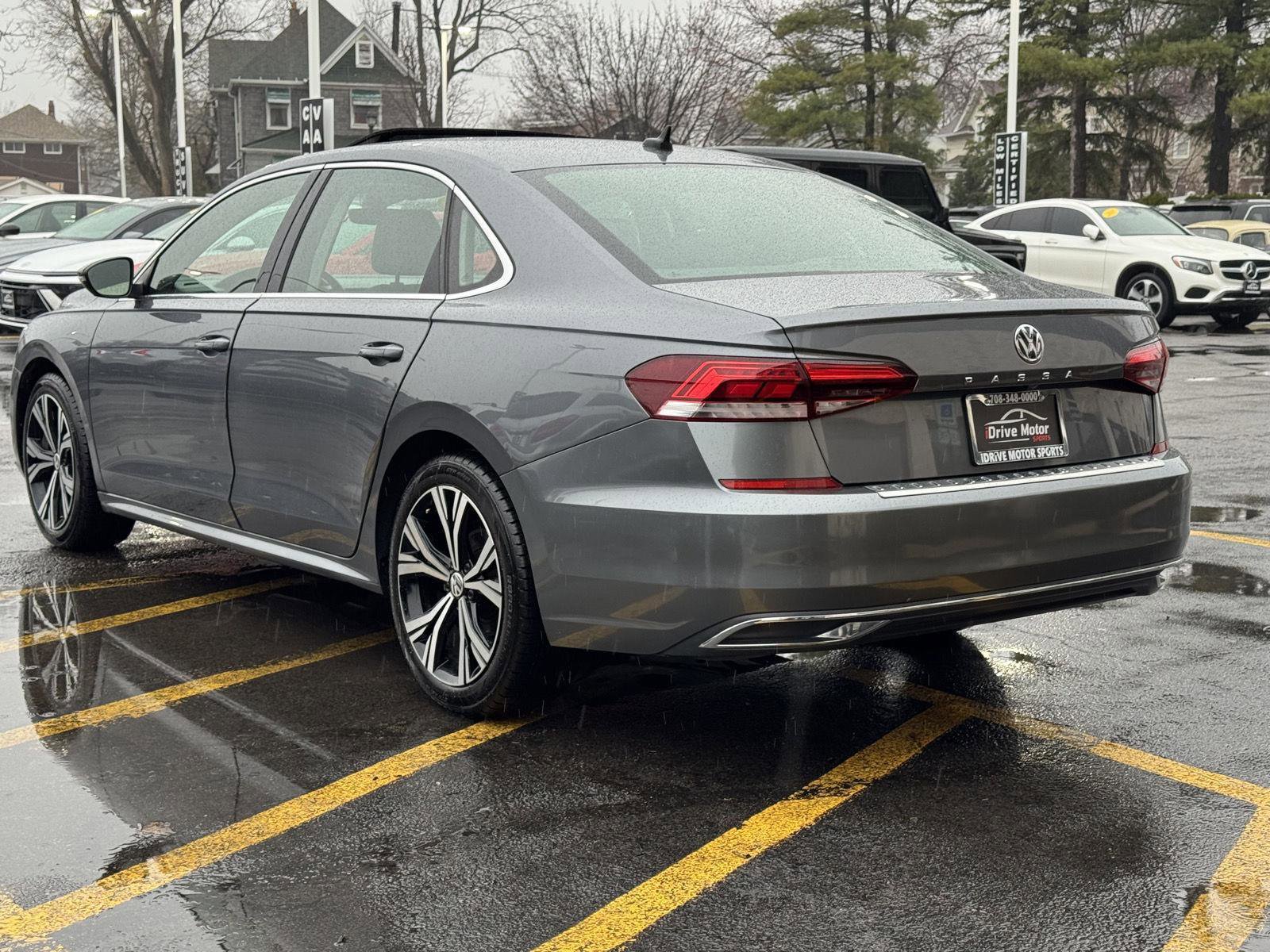 Used 2021 Volkswagen Passat 2.0T SE FWD image 5