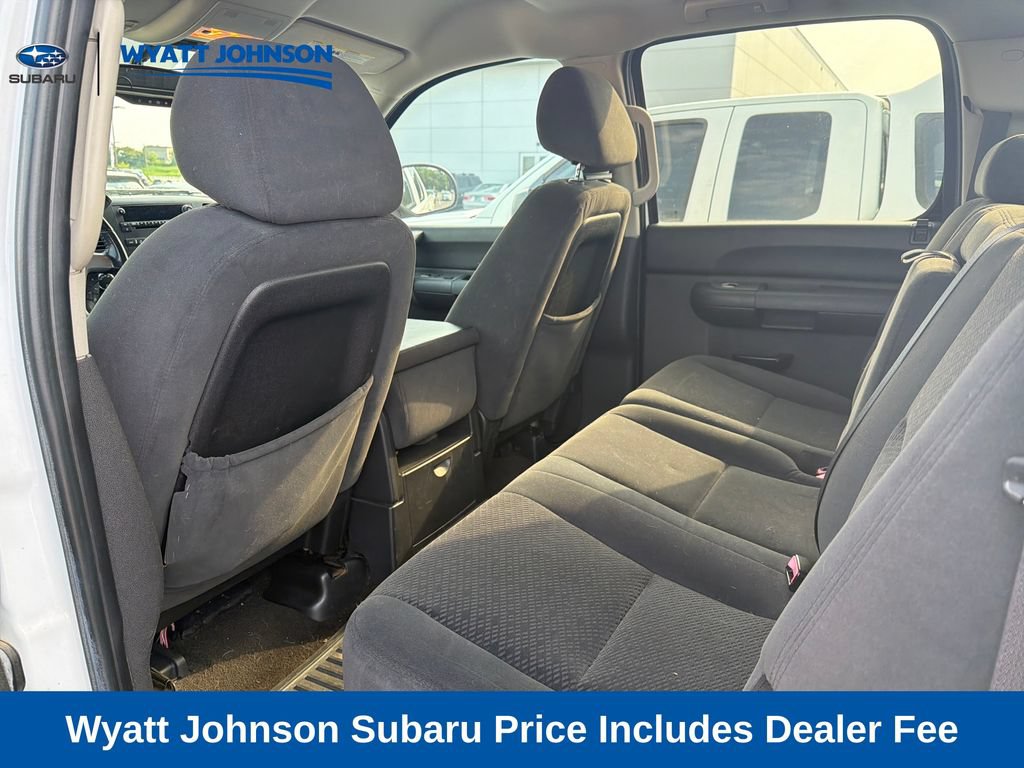 Used 2007 Chevrolet Silverado 1500 LT w/ 1LT Convenience Package AWD/4WD image 13