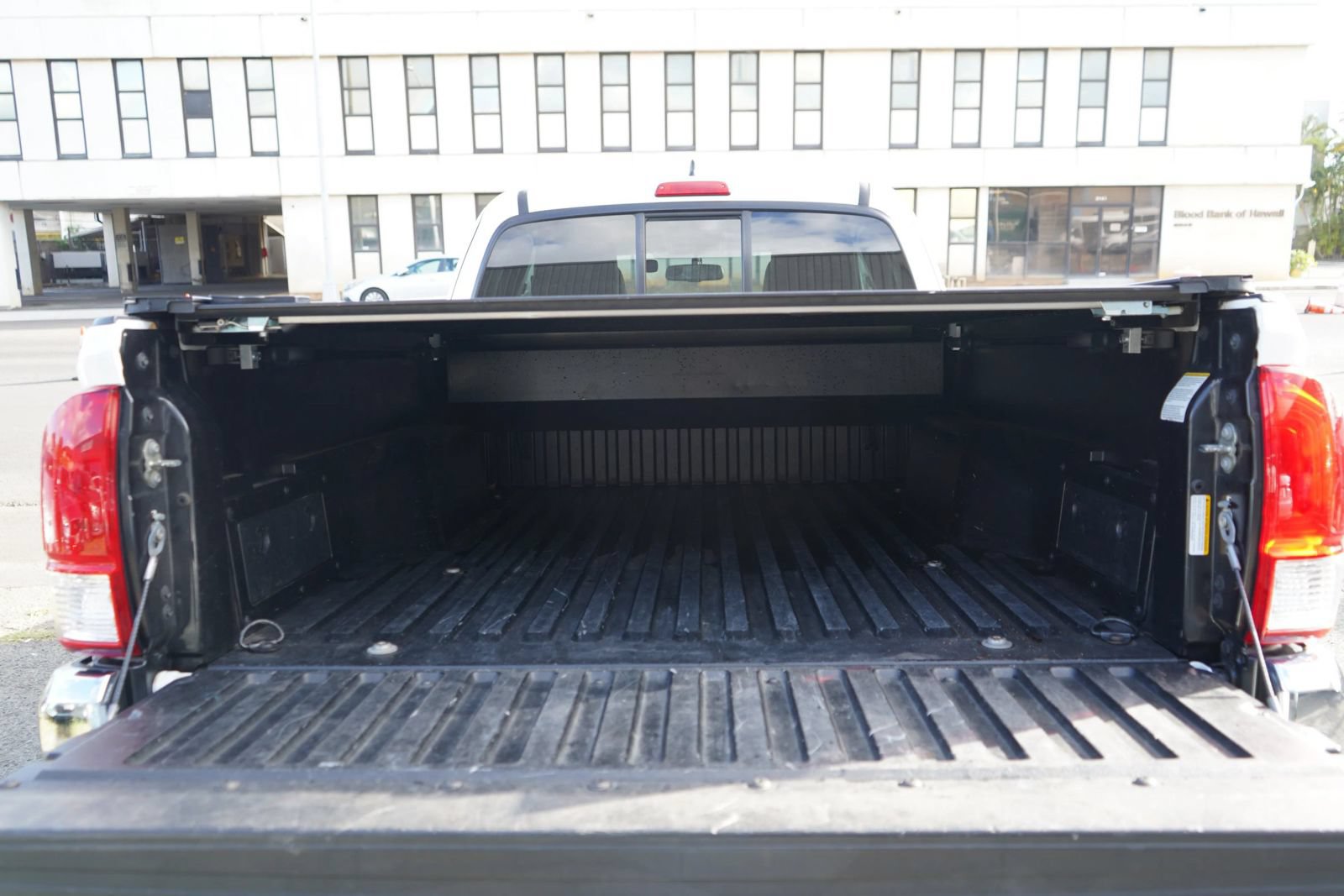 Used 2016 Toyota Tacoma SR5 RWD image 23