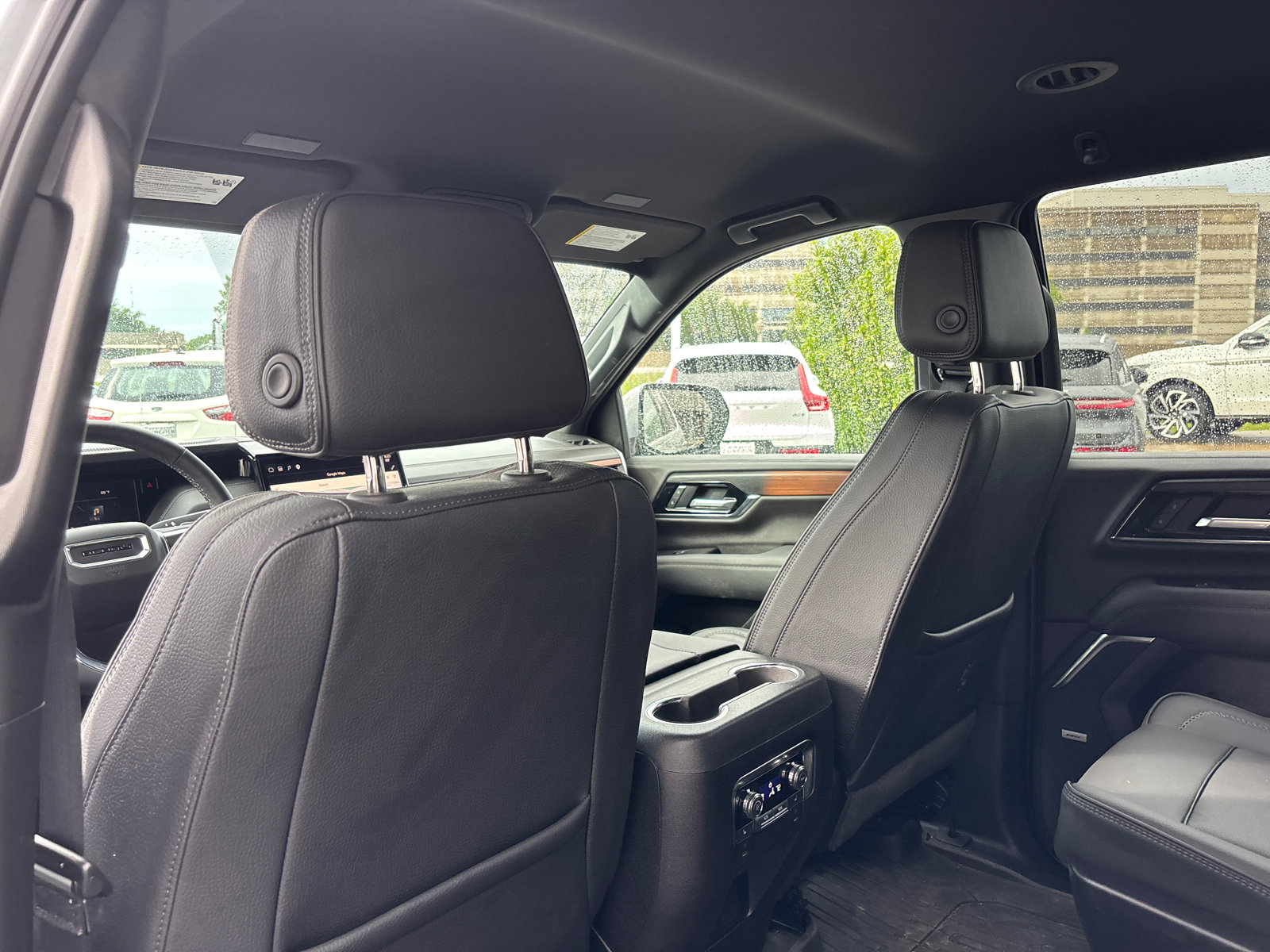 Used 2025 GMC Yukon Denali w/ LPO, Floor Liner Package AWD/4WD image 27