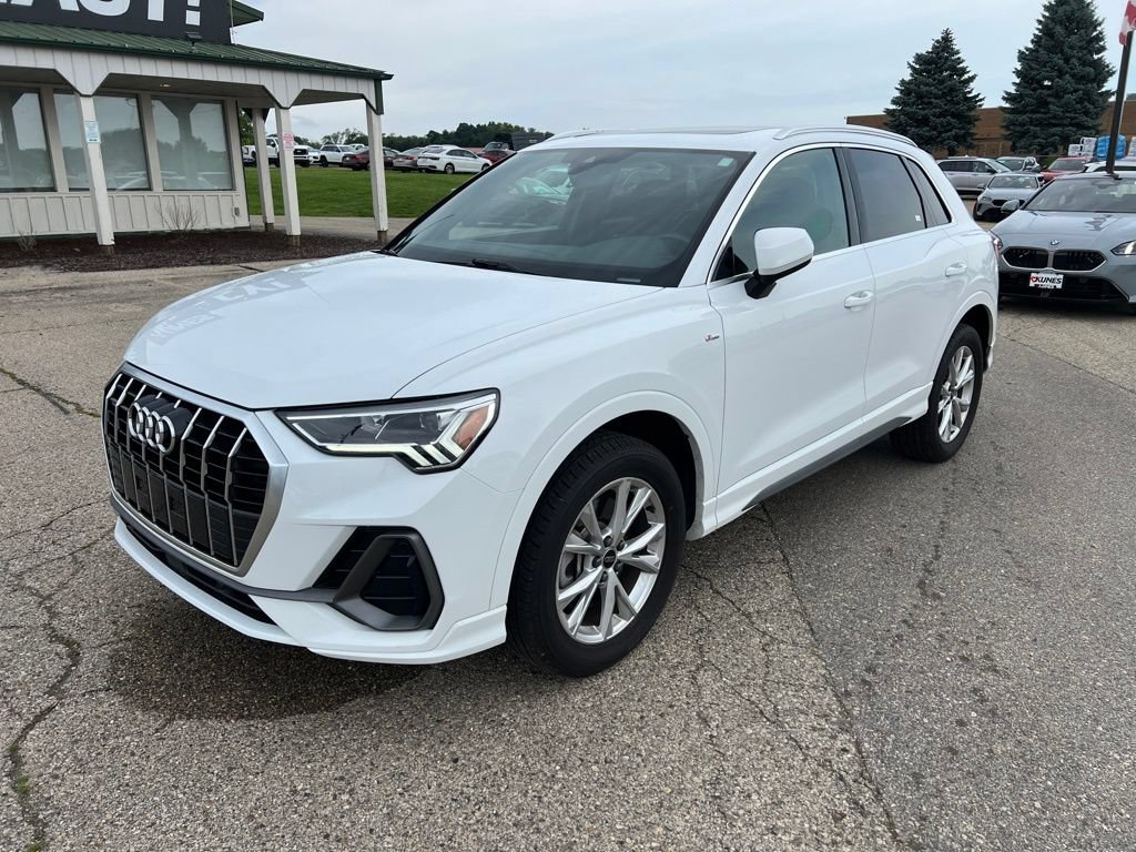 Used 2025 Audi Q3 2.0T Premium AWD/4WD image 3