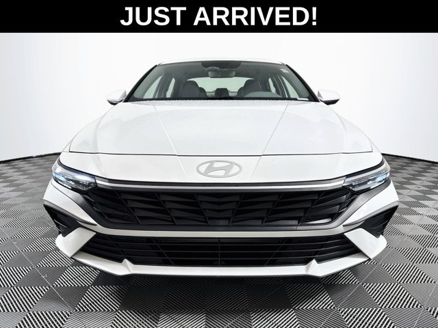Certified 2024 Hyundai Elantra SEL FWD image 11