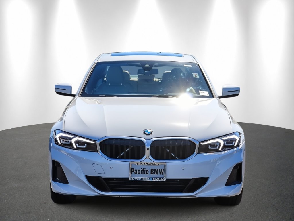 Used 2026 BMW 330i Sedan w/ Premium Package RWD image 2