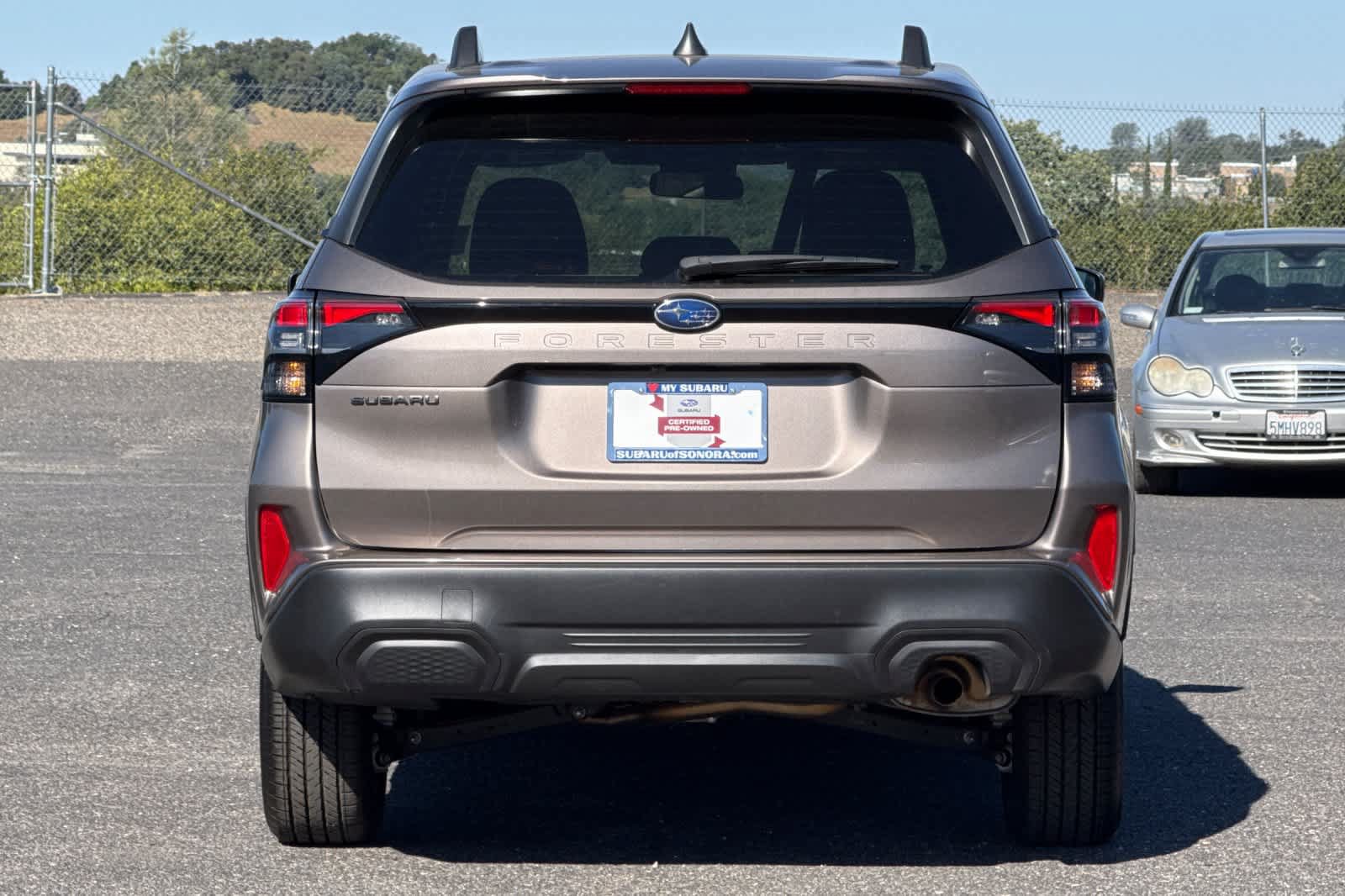Used 2025 Subaru Forester Premium AWD/4WD image 4
