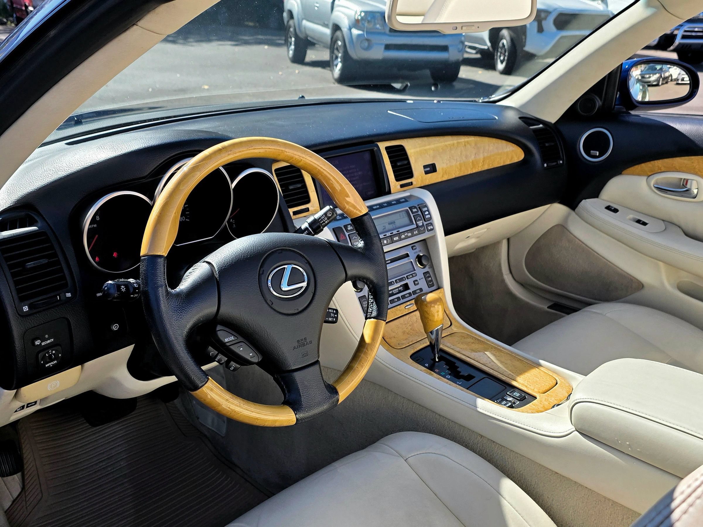 Used 2005 Lexus SC 430 Convertible RWD image 25