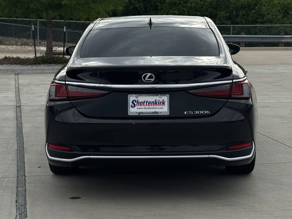 Used 2024 Lexus ES 300h w/ Premium Package FWD image 7